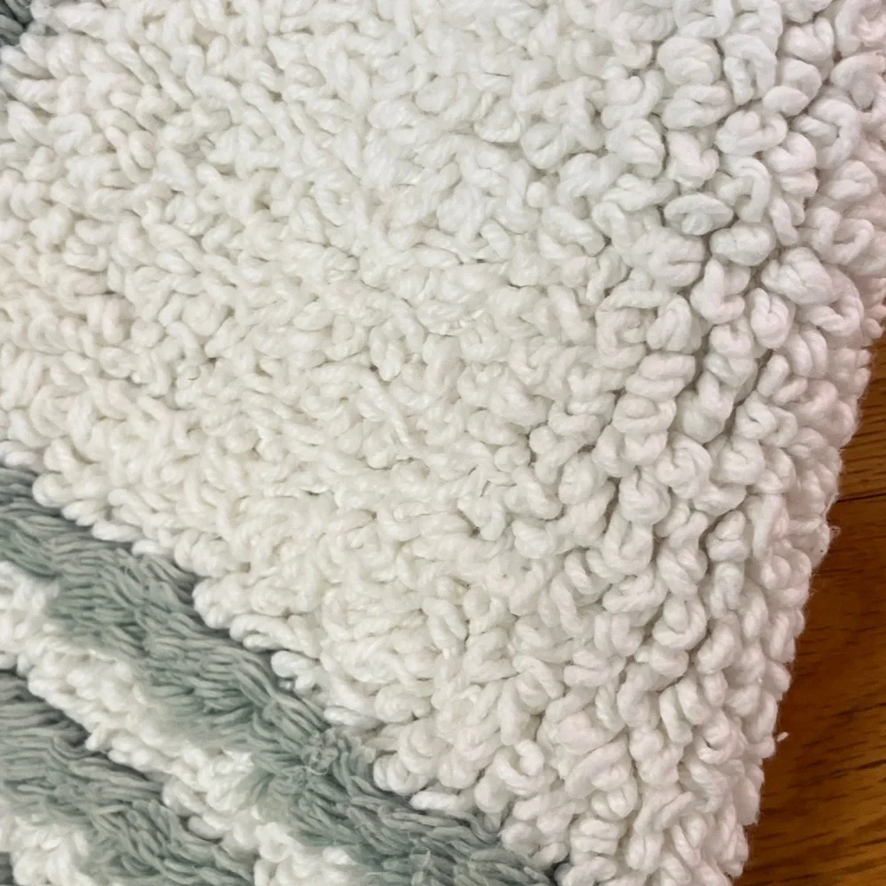 Organic Cotton White and Sea Foam Reversible Bath Mat